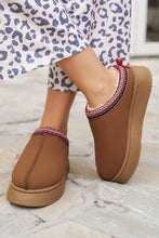 Cargar imagen en el visor de la galería, Chestnut Suede Contrast Print Plush Lined Snow Boots
