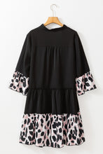 Cargar imagen en el visor de la galería, Black Leopard Patchwork Split Neck Ruffle Curvy Dress
