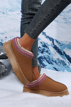 Cargar imagen en el visor de la galería, Chestnut Suede Contrast Print Plush Lined Snow Boots
