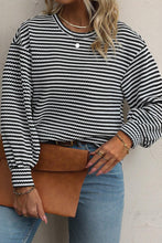 Cargar imagen en el visor de la galería, Black Stripe Round Neck Drop Shoulder Long Sleeve Top
