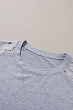 Cargar imagen en el visor de la galería, Light Grey Lace Floral Patchwork Ruffled T-shirt Dress
