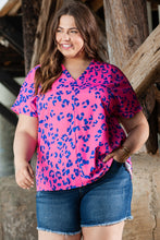 Load image into Gallery viewer, Rose Contrast Leopard Print Plus Size V Neck Blouse
