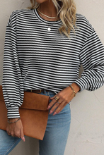 Cargar imagen en el visor de la galería, Black Stripe Round Neck Drop Shoulder Long Sleeve Top
