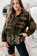 Cargar imagen en el visor de la galería, Green Aztec Print Flap Pockets Long Sleeve Shacket
