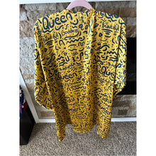 Cargar imagen en el visor de la galería, 90s Inspired Bold Yellow Printed Duster Coat with Satin Trim
