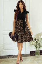 Cargar imagen en el visor de la galería, Black Flutter Sleeve Bodice Splicing Leopard Print Dress
