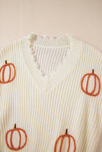 Cargar imagen en el visor de la galería, Beige Cable Knit Pumpkin Raw Hem V Neck Loose Sweater
