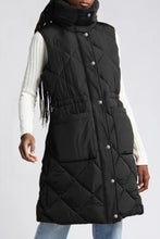 Cargar imagen en el visor de la galería, Black Longline Quilted Stand Collar Puffer Vest
