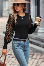 Cargar imagen en el visor de la galería, Black Leopard Mesh Puff Sleeve Patchwork Slim Fit Top
