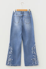 Cargar imagen en el visor de la galería, Ashleigh Blue Embroidered Western Print Flare Leg Full Length Jeans
