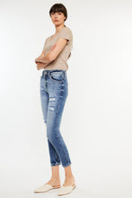 Cargar imagen en el visor de la galería, Kancan High Rise Distressed Mom Jeans
