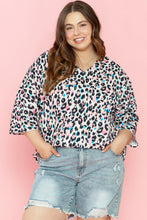 Cargar imagen en el visor de la galería, Brown Leopard Print V Neck Batwing Sleeve Plus Size Top
