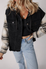 Cargar imagen en el visor de la galería, Black Plaid Sleeve Frayed Hem Hooded Denim Jacket
