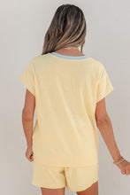 Cargar imagen en el visor de la galería, Yellow Cream Ribbed Knit Two Piece Set Sequin Horse Patched Casual Short Set
