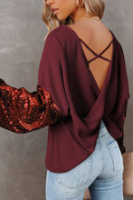 Cargar imagen en el visor de la galería, Burgundy Sequin Patchwork Sleeve Open Back Waffle Knit Top
