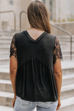 Cargar imagen en el visor de la galería, Black Eyelash Lace Sleeve V Neck Ruffle Babydoll Top
