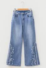 Cargar imagen en el visor de la galería, Ashleigh Blue Embroidered Western Print Flare Leg Full Length Jeans
