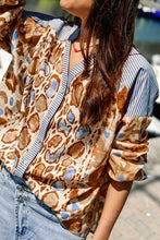 Cargar imagen en el visor de la galería, Light French Beige Colorful Leopard Striped Print Patchwork V Neck Shirt
