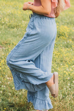 Cargar imagen en el visor de la galería, Myosotis Light Wash Raw Hem Ruffled Wide Leg Jeans
