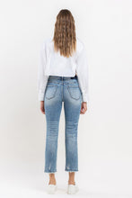 Cargar imagen en el visor de la galería, Lovervet Full Size High Rise Slim Straight Jeans
