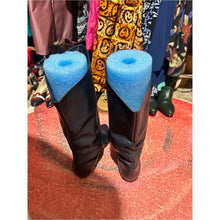 Load image into Gallery viewer, Vintage 80s 100% Genuine Leather Women’s Navy Pointed-Toe Mid-Calf Boots
