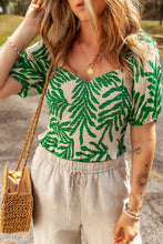 Cargar imagen en el visor de la galería, Dark Green Tropical Leaf Print Smocked Crop Top
