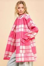 Cargar imagen en el visor de la galería, Davi &amp; Dani Plaid Open Front Drop Shoulder Longline Coat
