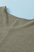 Cargar imagen en el visor de la galería, Jungle Green Plus Size V Neck Textured Knit Dolman Top
