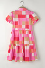 Cargar imagen en el visor de la galería, Pink Plaid Print Puff Sleeve Buttoned Tiered Dress
