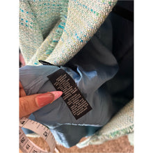 Cargar imagen en el visor de la galería, Vintage Jones New York Teal and Cream Tweed Blazer with Fringe with Cream Buttons

