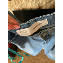 Cargar imagen en el visor de la galería, Levi Strauss Signature Mid Rise Skinny Light Wash Stretchy Jeans
