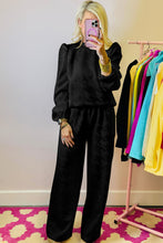 Cargar imagen en el visor de la galería, Black Textured Puff Sleeve Top and Pants Set
