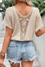 Cargar imagen en el visor de la galería, Oatmeal Guipure Lace Patch Textured T-shirt
