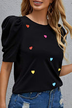 Cargar imagen en el visor de la galería, Pink Heart Shape Print Short Puff Sleeve Top
