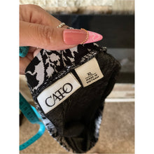 Cargar imagen en el visor de la galería, Cato Classic Black &amp; White Damask Pencil Skirt - Women

