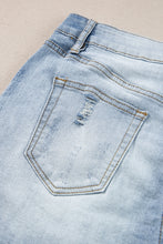 Cargar imagen en el visor de la galería, Light Blue Vintage Washed Raw Edge Jean Shorts
