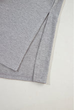 Cargar imagen en el visor de la galería, Light Grey Solid Color Loose Tunic Top and Slim Shorts Set
