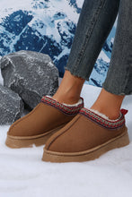 Cargar imagen en el visor de la galería, Chestnut Suede Contrast Print Plush Lined Snow Boots
