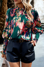 Cargar imagen en el visor de la galería, Green Abstract Print Smocked Cuffs Frilled Neck Blouse
