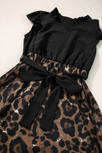 Cargar imagen en el visor de la galería, Black Flutter Sleeve Bodice Splicing Leopard Print Dress
