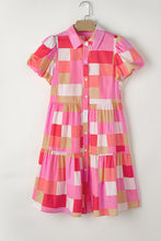 Cargar imagen en el visor de la galería, Pink Plaid Print Puff Sleeve Buttoned Tiered Dress
