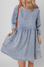 Cargar imagen en el visor de la galería, Beau Blue Light Wash High Waist Loose Fit Denim Mini Dress
