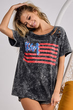 Cargar imagen en el visor de la galería, BiBi US Flag Washed Laser Cut T-Shirt
