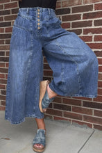 Cargar imagen en el visor de la galería, Dusk Blue High Rise Buttons Pleated Cropped Wide Leg Denim Pants
