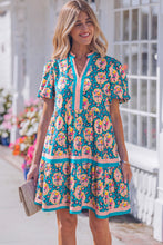 Cargar imagen en el visor de la galería, Green Leopard Floral Short Dress
