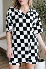 Cargar imagen en el visor de la galería, Black Checkerboard Print V Neck Loose Tee and Shorts Lounge Set
