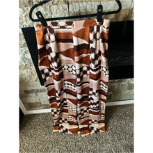 Cargar imagen en el visor de la galería, Vintage 70s Boho Wide-Leg Maxi Skirt — Brown &amp; Cream Geometric Print with Belt
