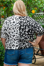 Cargar imagen en el visor de la galería, Black Plus Size Contrast Leopard Half Sleeve Blouse
