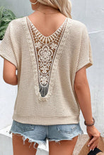 Cargar imagen en el visor de la galería, Oatmeal Guipure Lace Patch Textured T-shirt
