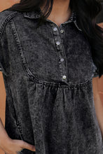 Cargar imagen en el visor de la galería, Black Acid Wash Button Front Collared Short Sleeve Denim Dress
